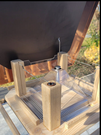 Vogelfutterhaus mit Zeltdach